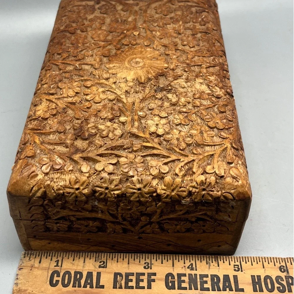 Vintage Handmade Carved Floral Design Wooden Jewelry Box Red‎ lining